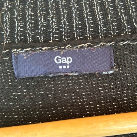 GAP- Black/Silver pullover Crewneck L/XL - Picture 3 of 4
